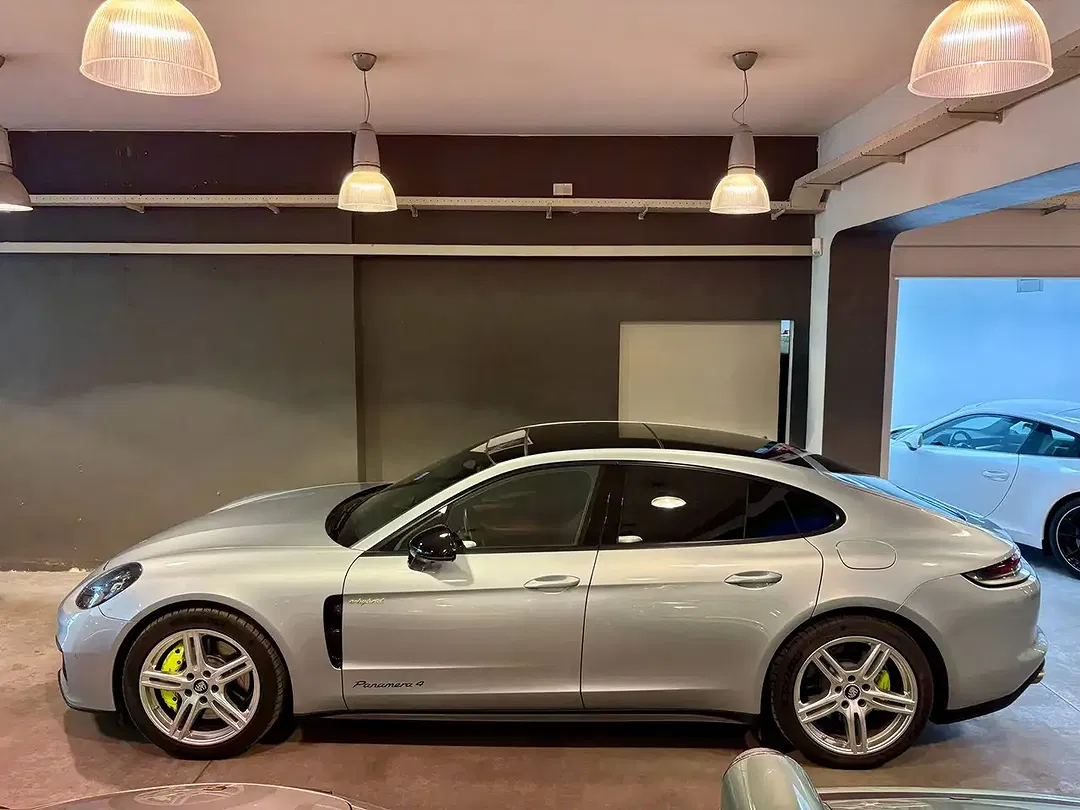 Porsche Panamera E-Hybrid 4 - foto 1