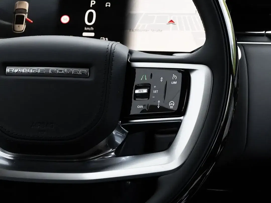 Land Rover Range Rover P550e Hybrid Autobiography - Thumbnail 13