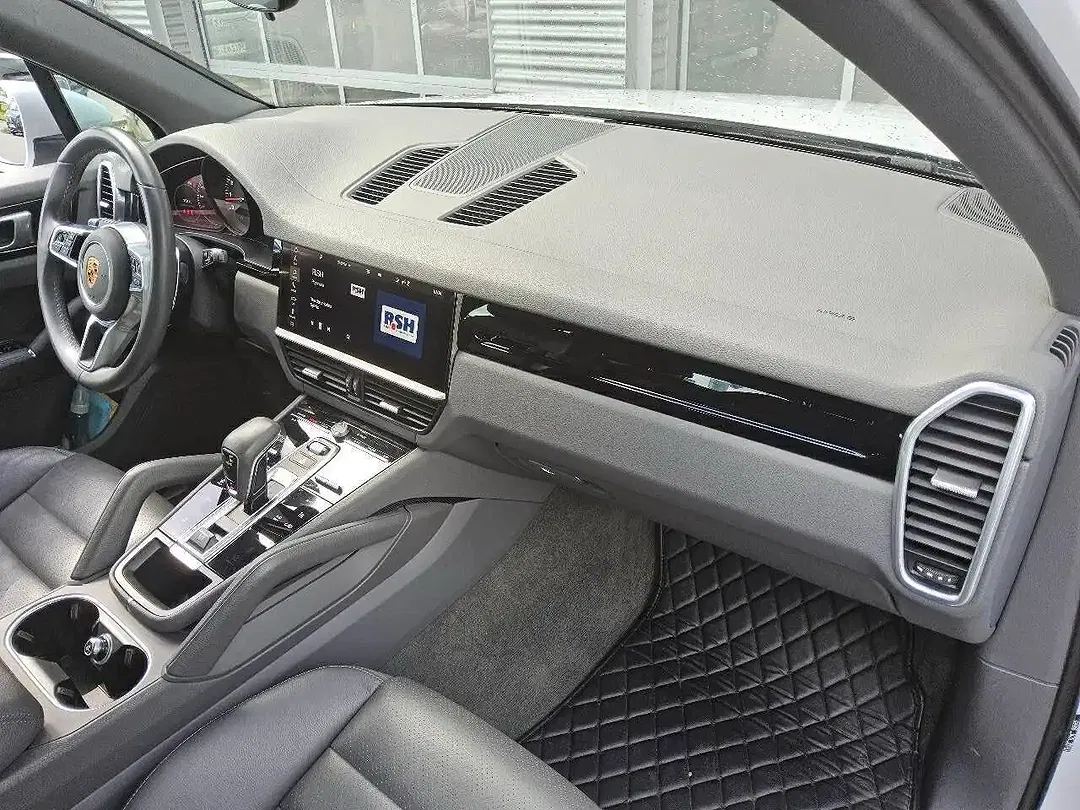 Porsche Cayenne - Thumbnail 4