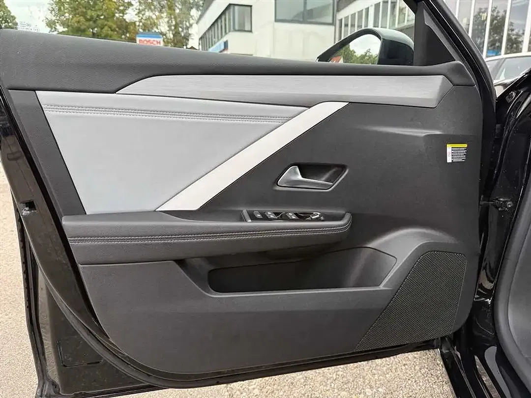 Opel Astra 1.2 Elegance - Thumbnail 11