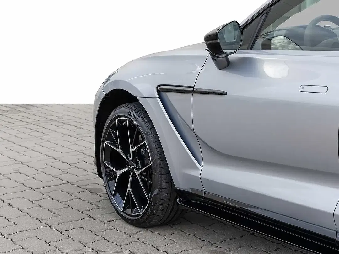Aston Martin DBX 707 - Thumbnail 11