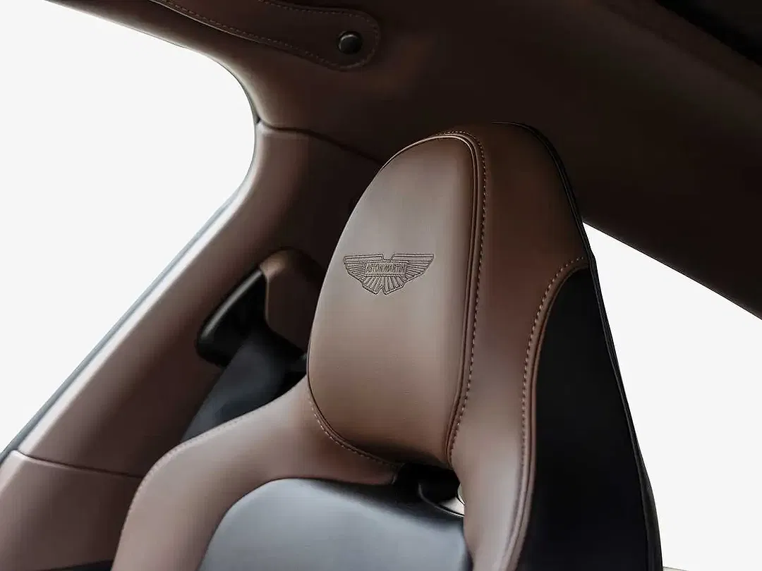 Aston Martin DBX 707 - Thumbnail 21