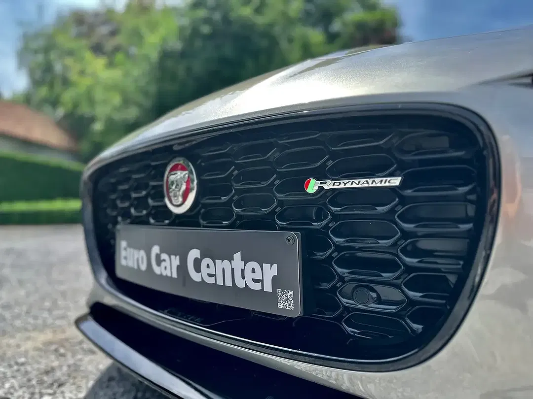 Jaguar F-Type P300 2.0 Cabriolet R-Dynamic - Thumbnail 6