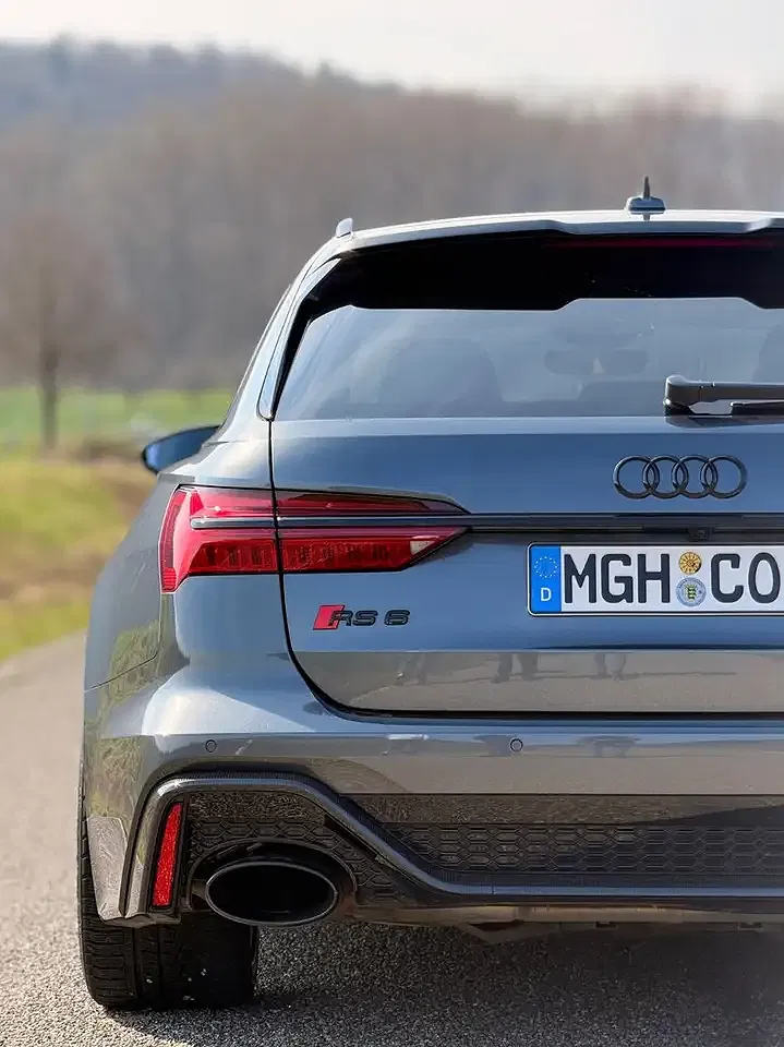 Audi RS6 - Thumbnail 21