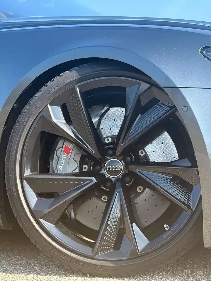 Audi RS6 - Thumbnail 22