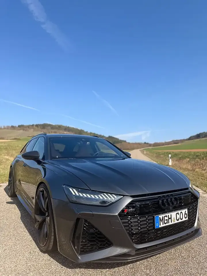 Audi RS6 - Thumbnail 3