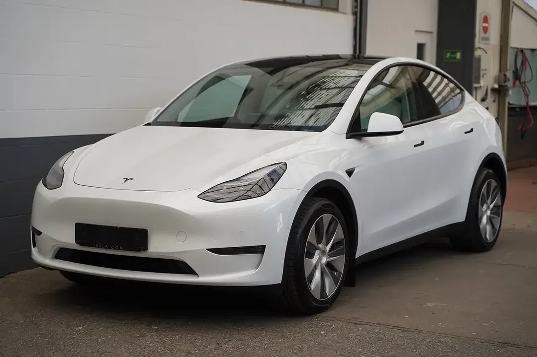 Tesla Model Y RWD Standard Range - foto 2