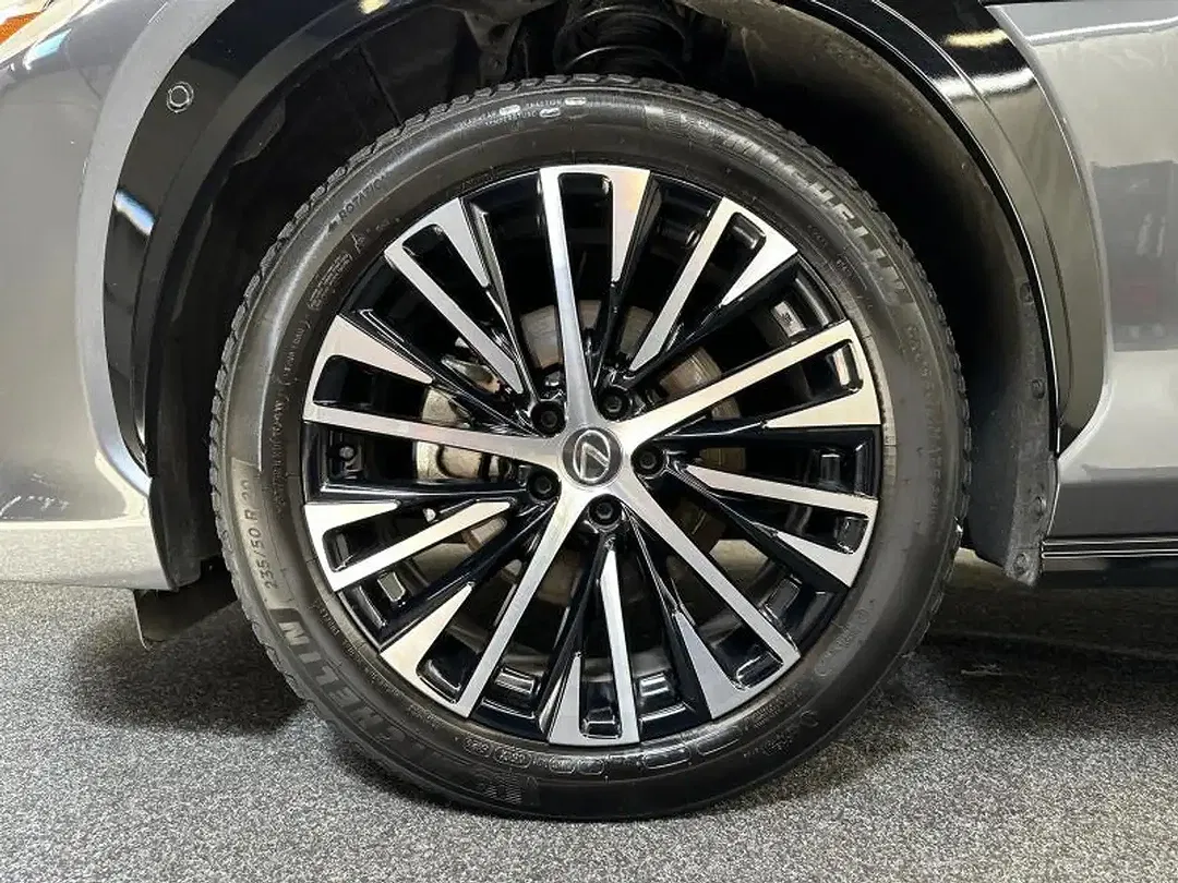 Lexus RZ - Thumbnail 13