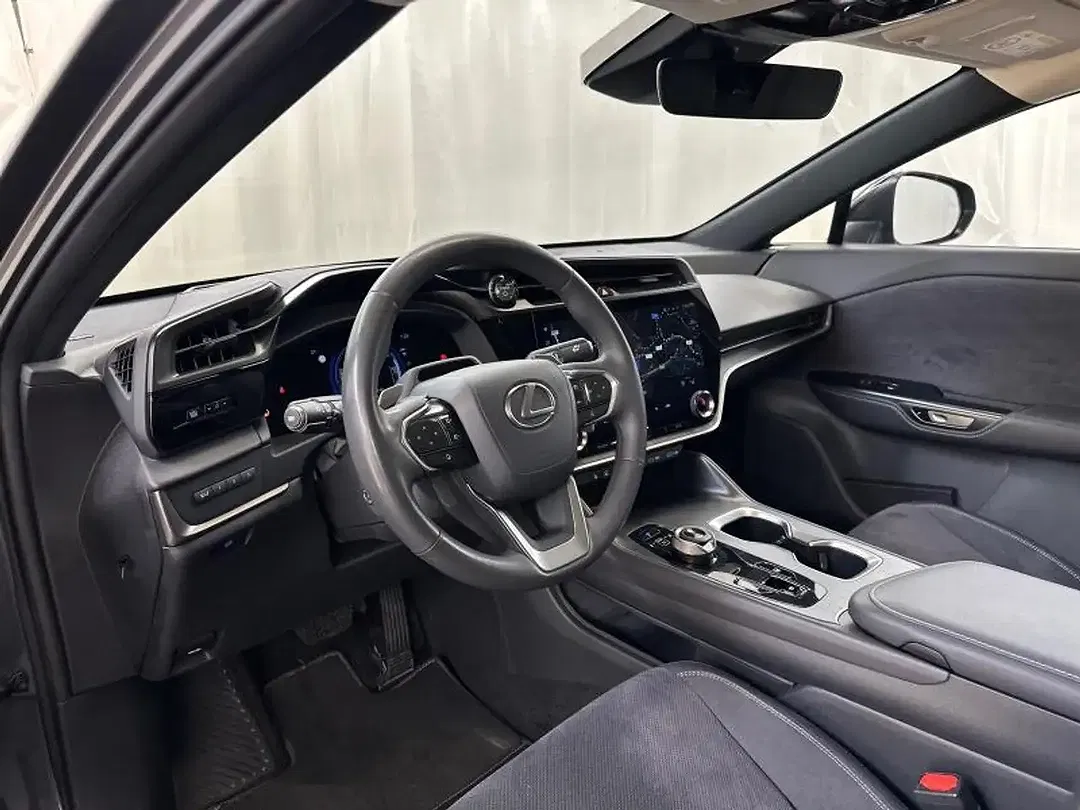 Lexus RZ - Thumbnail 17