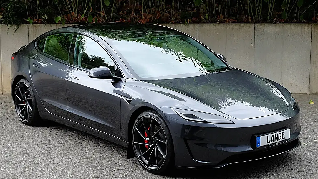 Tesla Model 3 AWD Dual Motor Performance Highland - Thumbnail 3