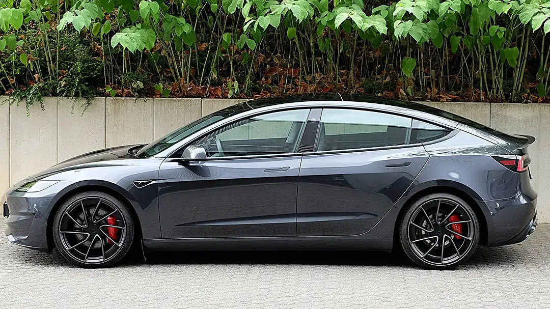 Tesla Model 3 AWD Dual Motor Performance Highland - Thumbnail 8