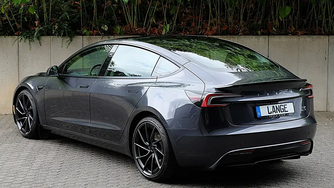 Tesla Model 3 AWD Dual Motor Performance Highland - Thumbnail 9