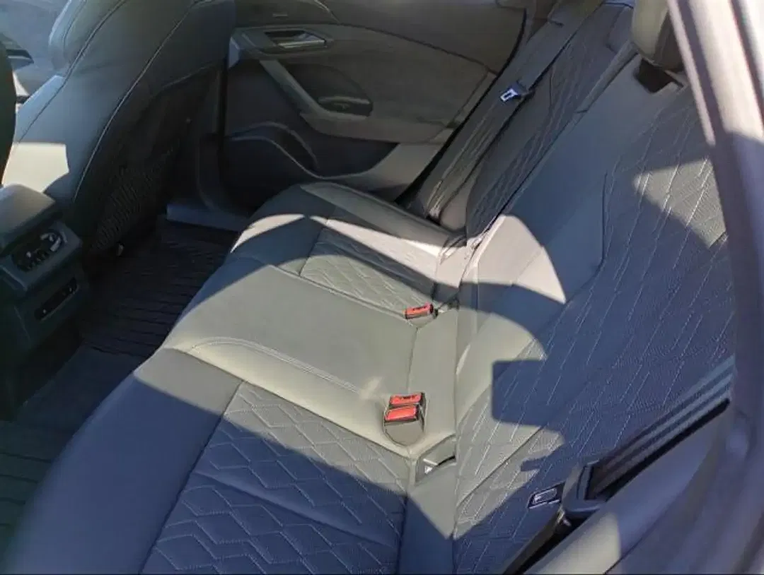 Audi S6 e-tron Avant Edition One - foto 8