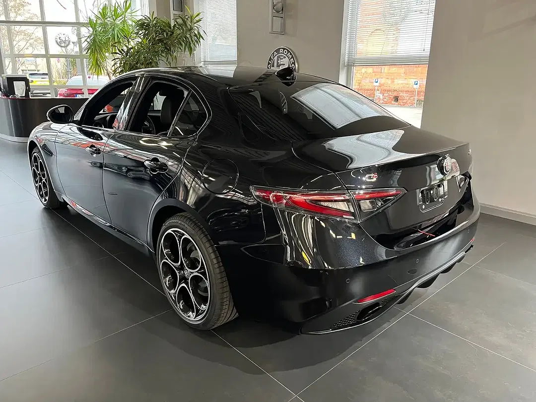 Alfa Romeo Giulia 2.0 Turbo Veloce - Thumbnail 4