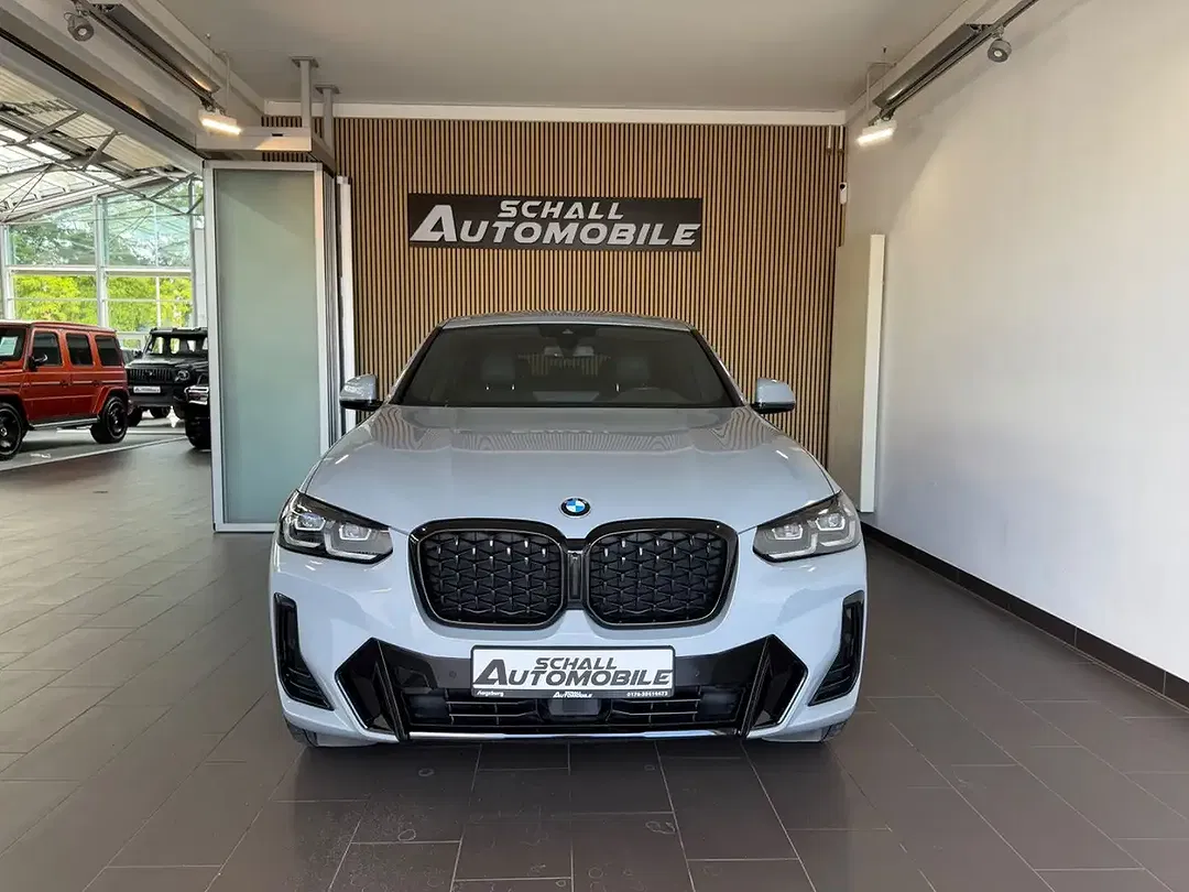 BMW X4 M Sport - Thumbnail 2