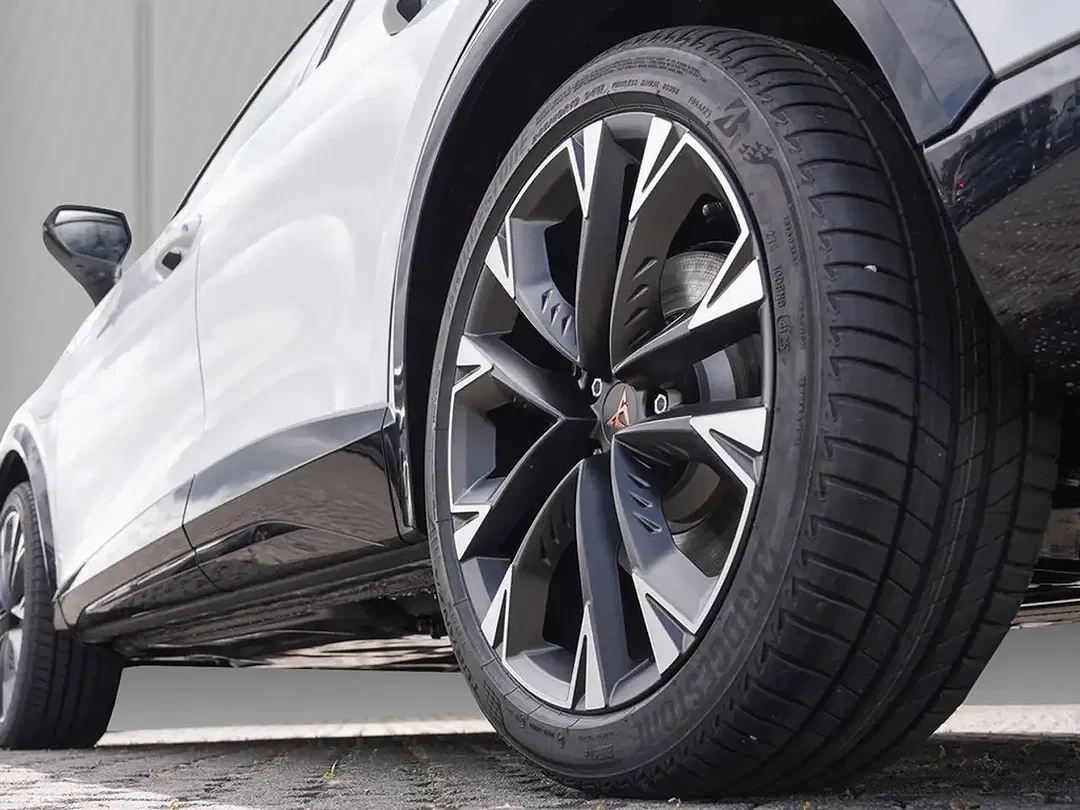 CUPRA Formentor PHEV VZ1 - Thumbnail 5