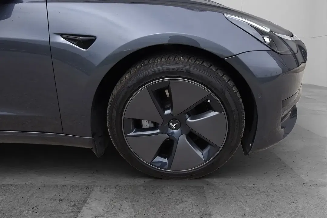 Tesla Model 3 RWD Standard Range - Thumbnail 9
