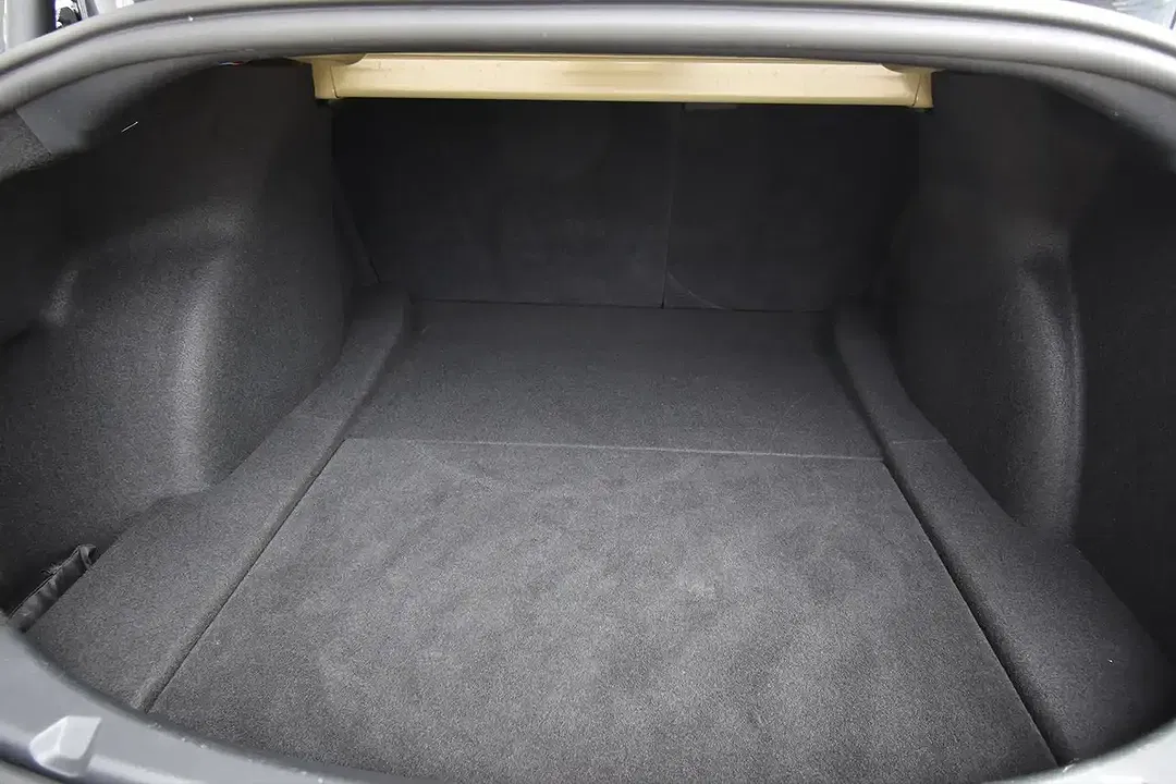 Tesla Model 3 RWD Standard Range - Thumbnail 10