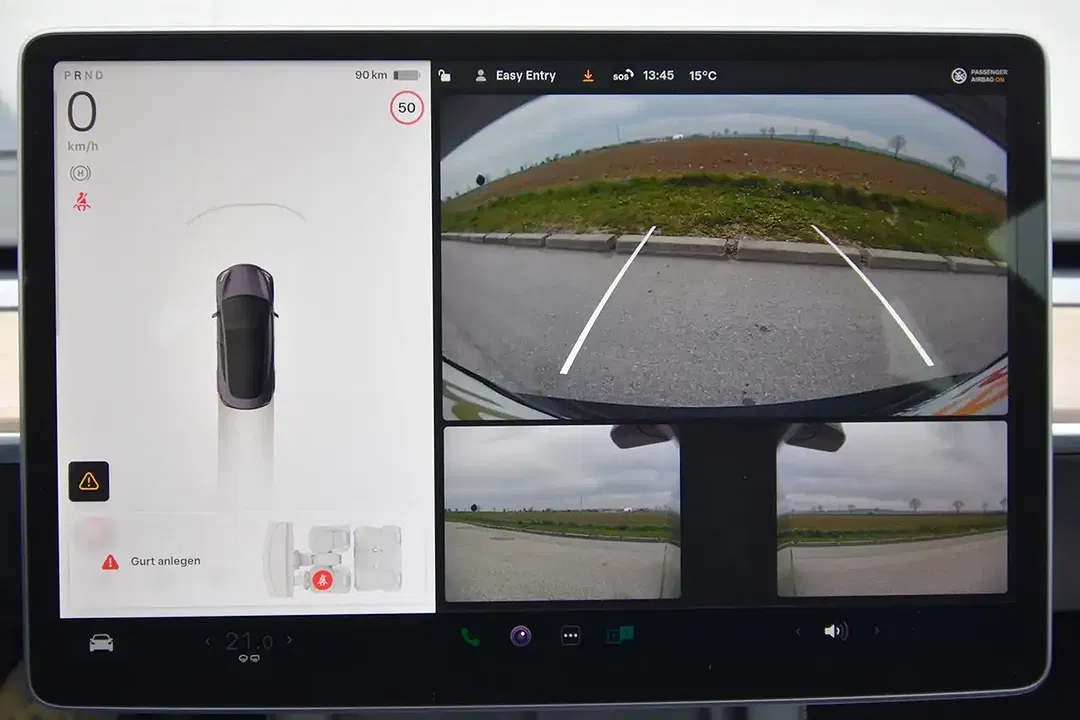 Tesla Model 3 RWD Standard Range - Thumbnail 16