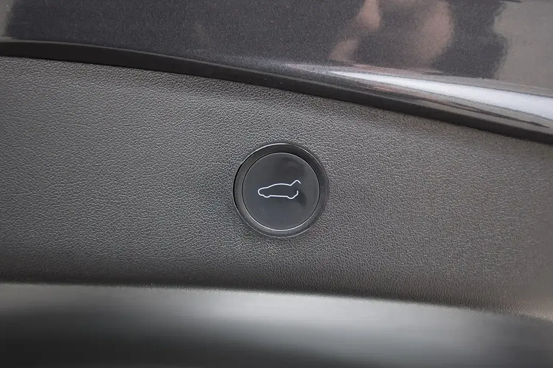 Tesla Model 3 RWD Standard Range - Thumbnail 27