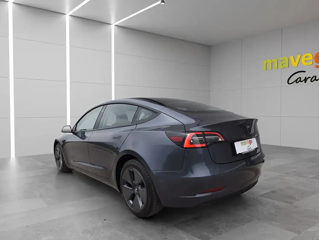Tesla Model 3 RWD Standard Range - Thumbnail 4