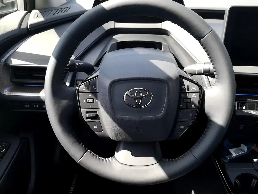 Toyota Prius Hybrid Executive - Thumbnail 11