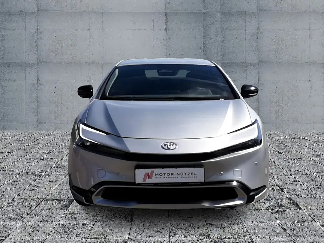 Toyota Prius Hybrid Executive - Thumbnail 3