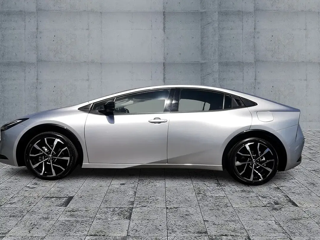 Toyota Prius Hybrid Executive - Thumbnail 4