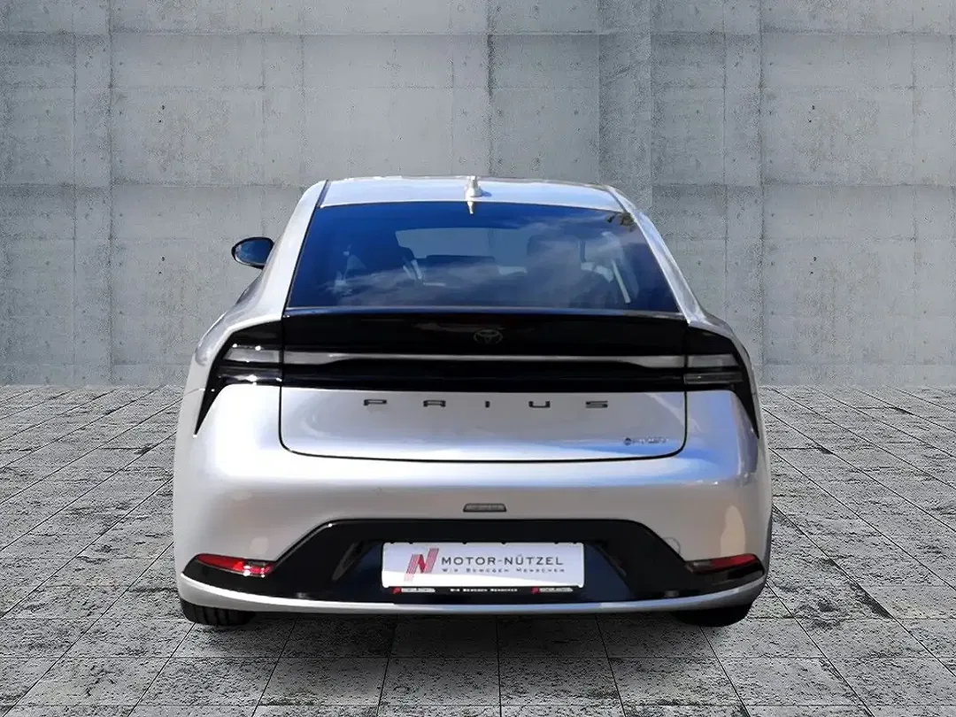 Toyota Prius Hybrid Executive - Thumbnail 5