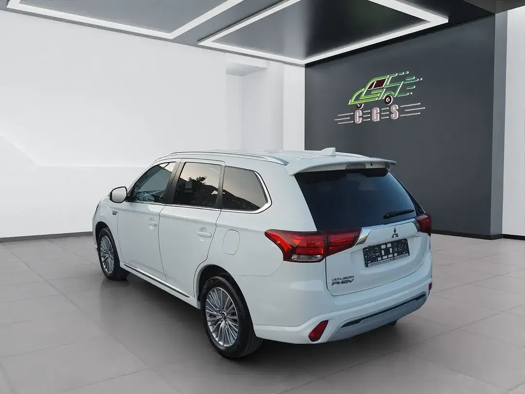Mitsubishi Outlander 2.4 PHEV 4WD - Thumbnail 6