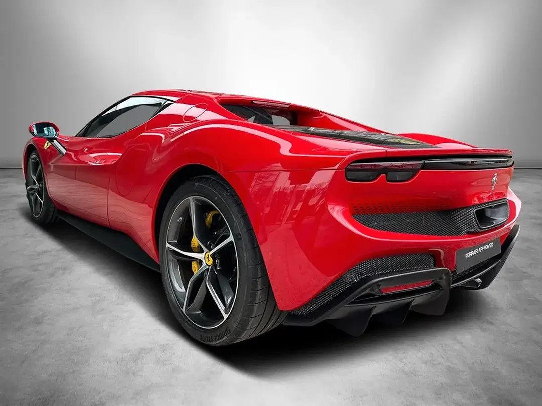 Ferrari 296 GTB - Thumbnail 3