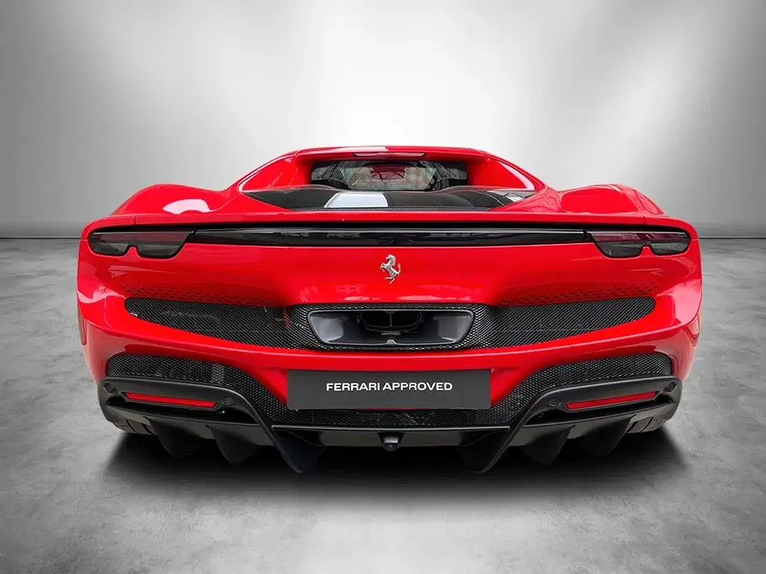 Ferrari 296 GTB - Thumbnail 4