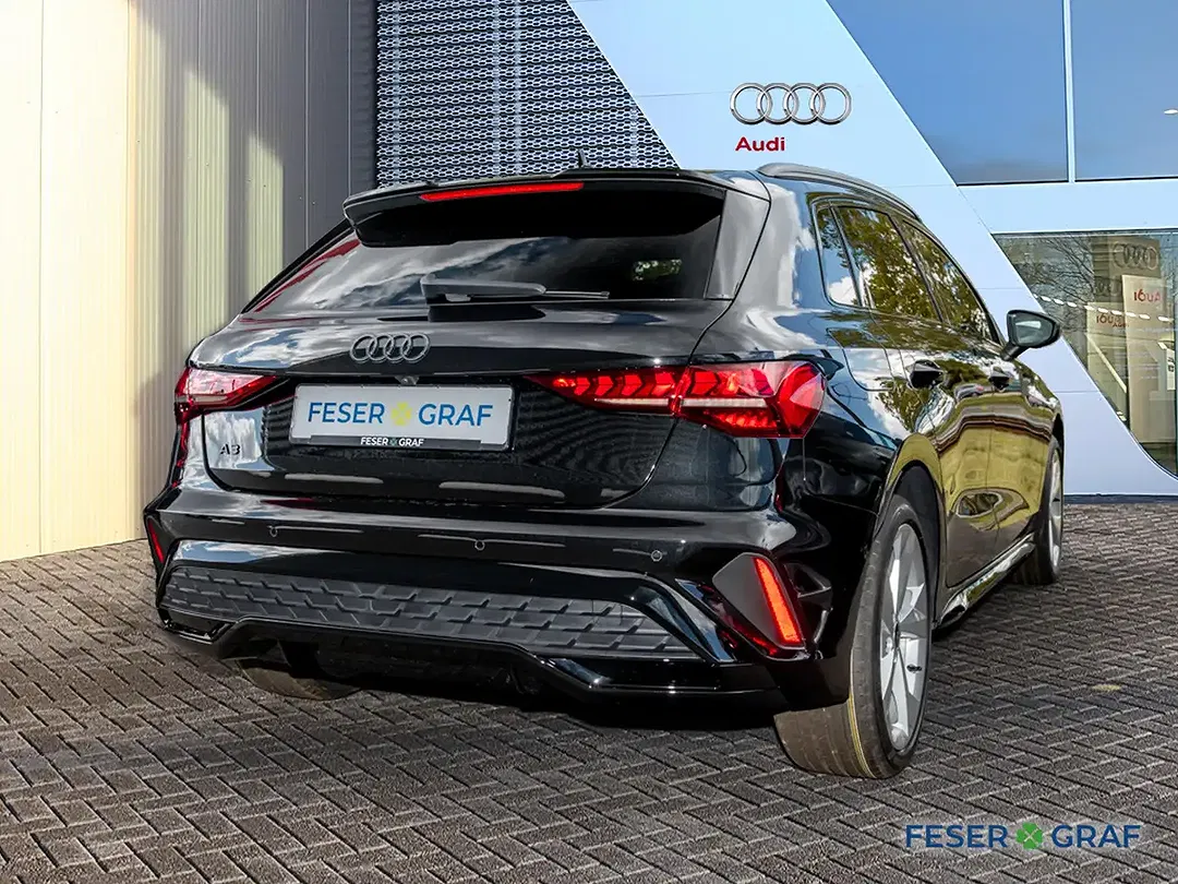Audi A3 TFSI S tronic S line - Thumbnail 3