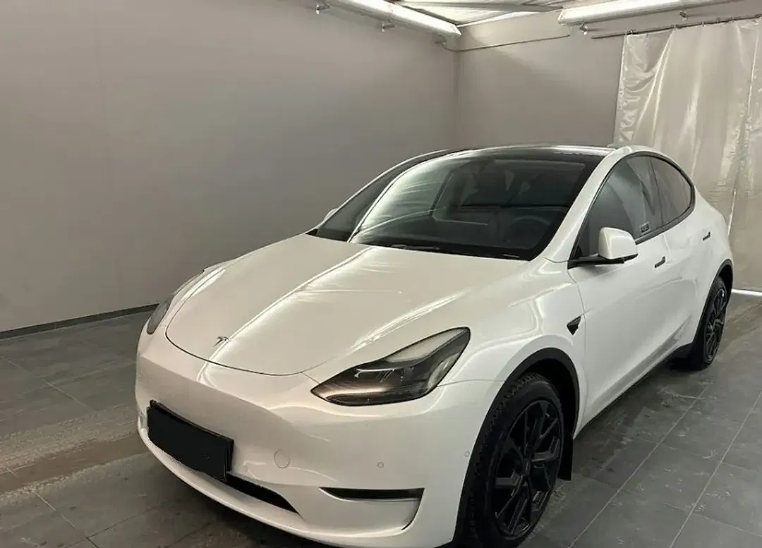 Tesla Model Y AWD Dual Motor Long Range - foto 2
