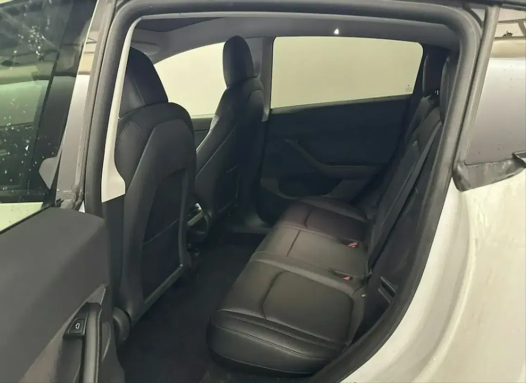 Tesla Model Y AWD Dual Motor Long Range - Thumbnail 6