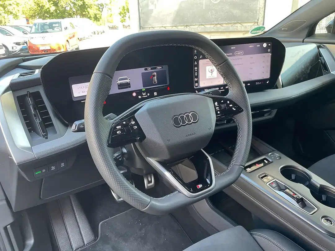 Audi e-tron quattro - Thumbnail 11