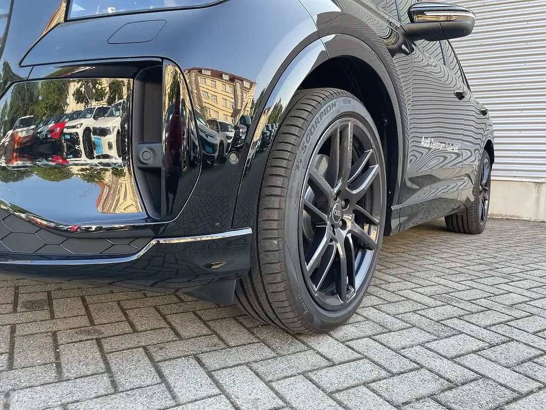Audi e-tron quattro - Thumbnail 6