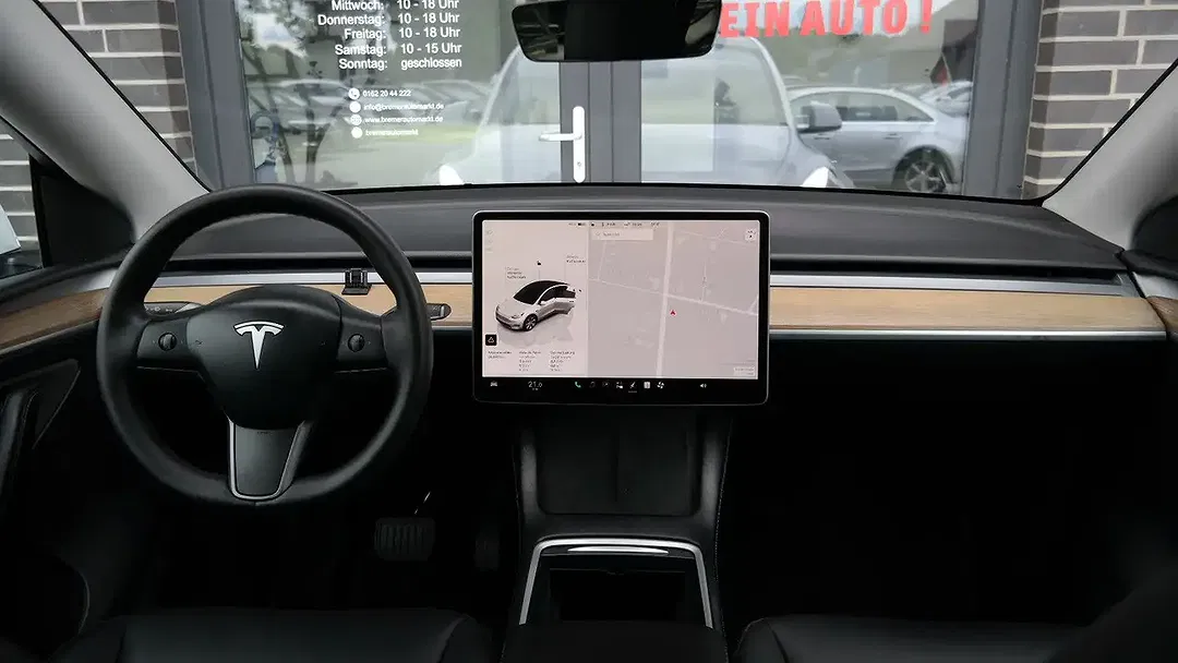 Tesla Model Y AWD Dual Motor Performance - Thumbnail 12