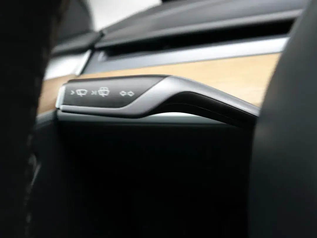 Tesla Model Y AWD Dual Motor Performance - Thumbnail 14