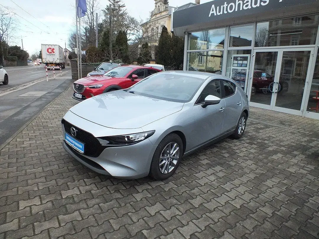 Mazda 3 2.0 SKYACTIV-G Hybrid Selection - foto 2