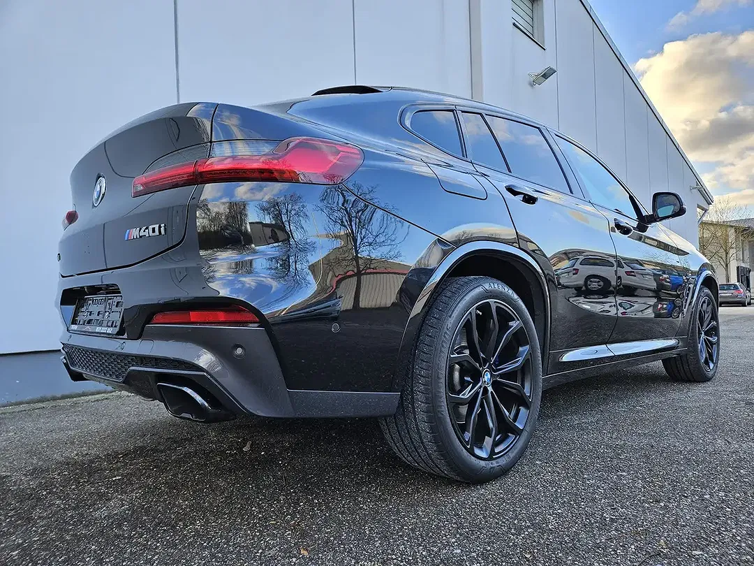 BMW X4 M M40i - Thumbnail 3