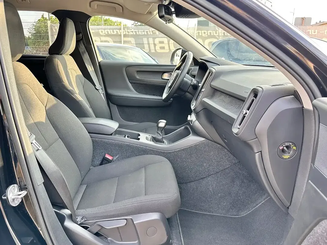 Volvo XC40 Momentum Core - Thumbnail 14