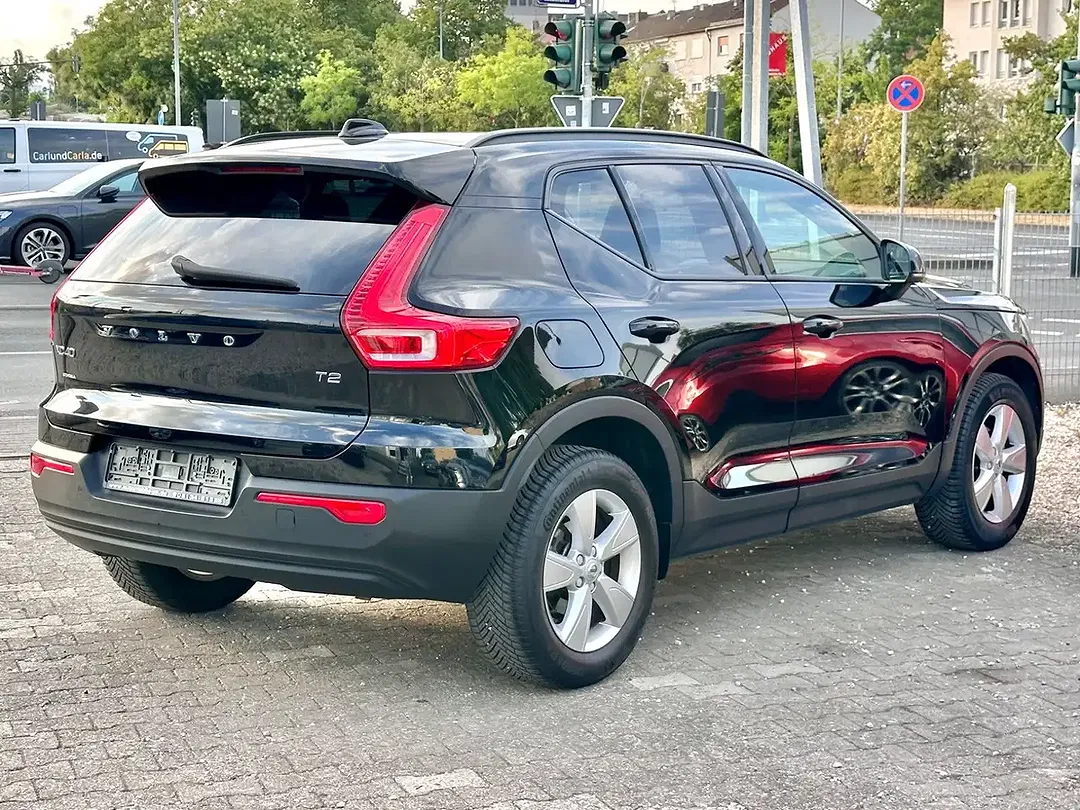 Volvo XC40 Momentum Core - Thumbnail 7