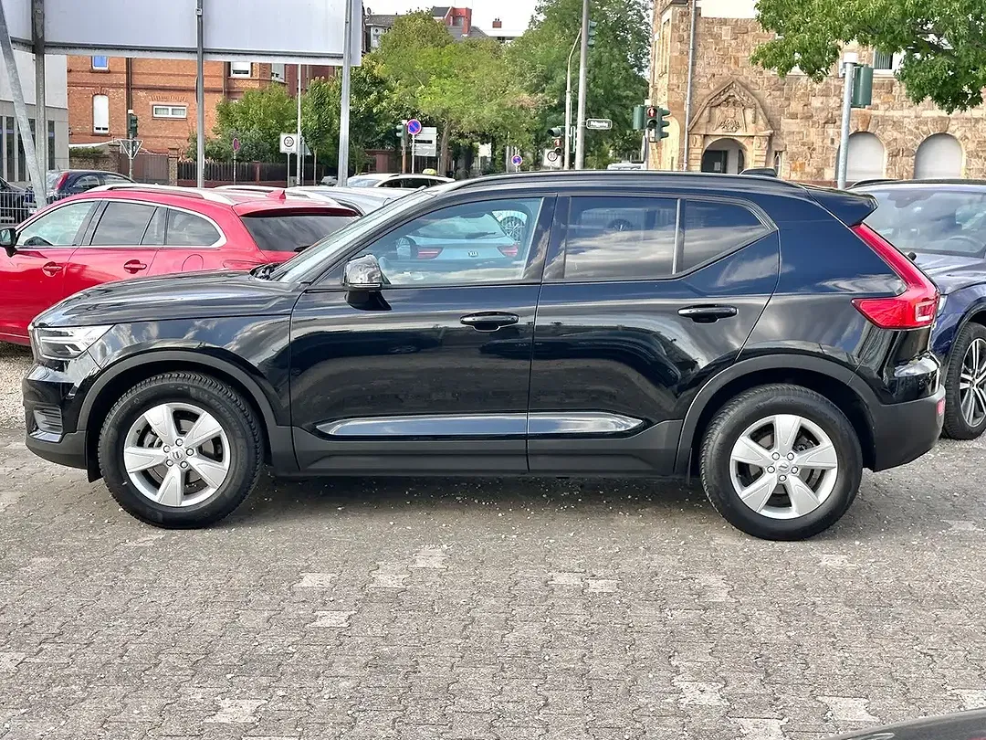 Volvo XC40 Momentum Core - Thumbnail 8