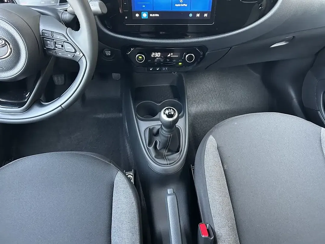 Toyota Aygo X Business Edition - Thumbnail 13