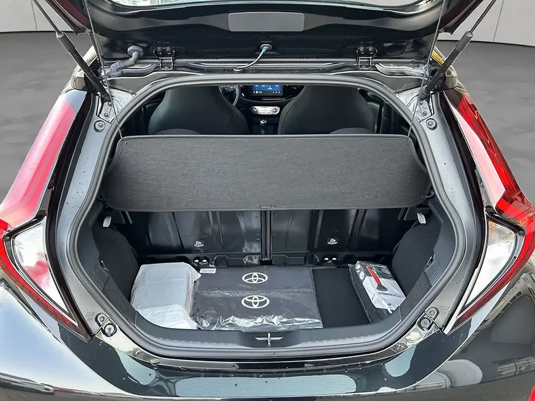 Toyota Aygo X Business Edition - Thumbnail 4