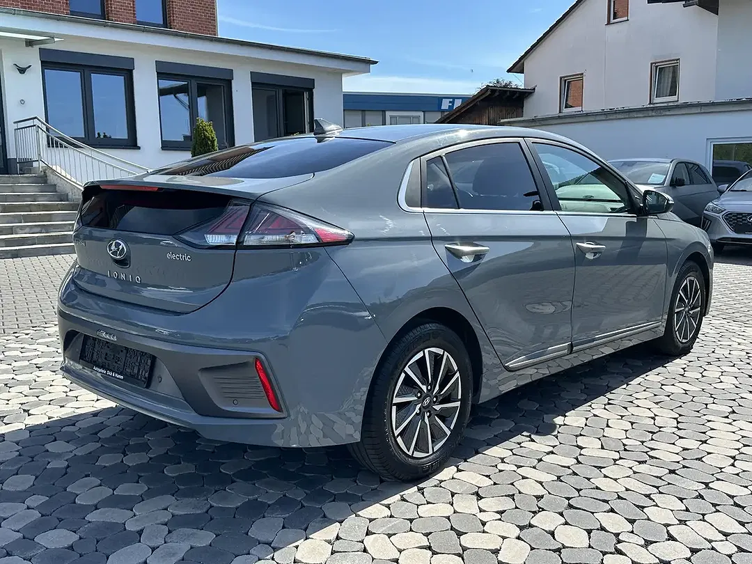 Hyundai IONIQ Prime - Thumbnail 8