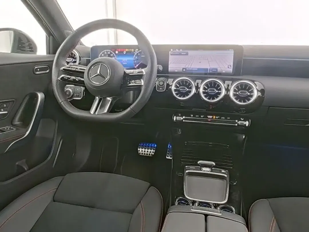 Mercedes-Benz A 180 AMG Line - Thumbnail 5