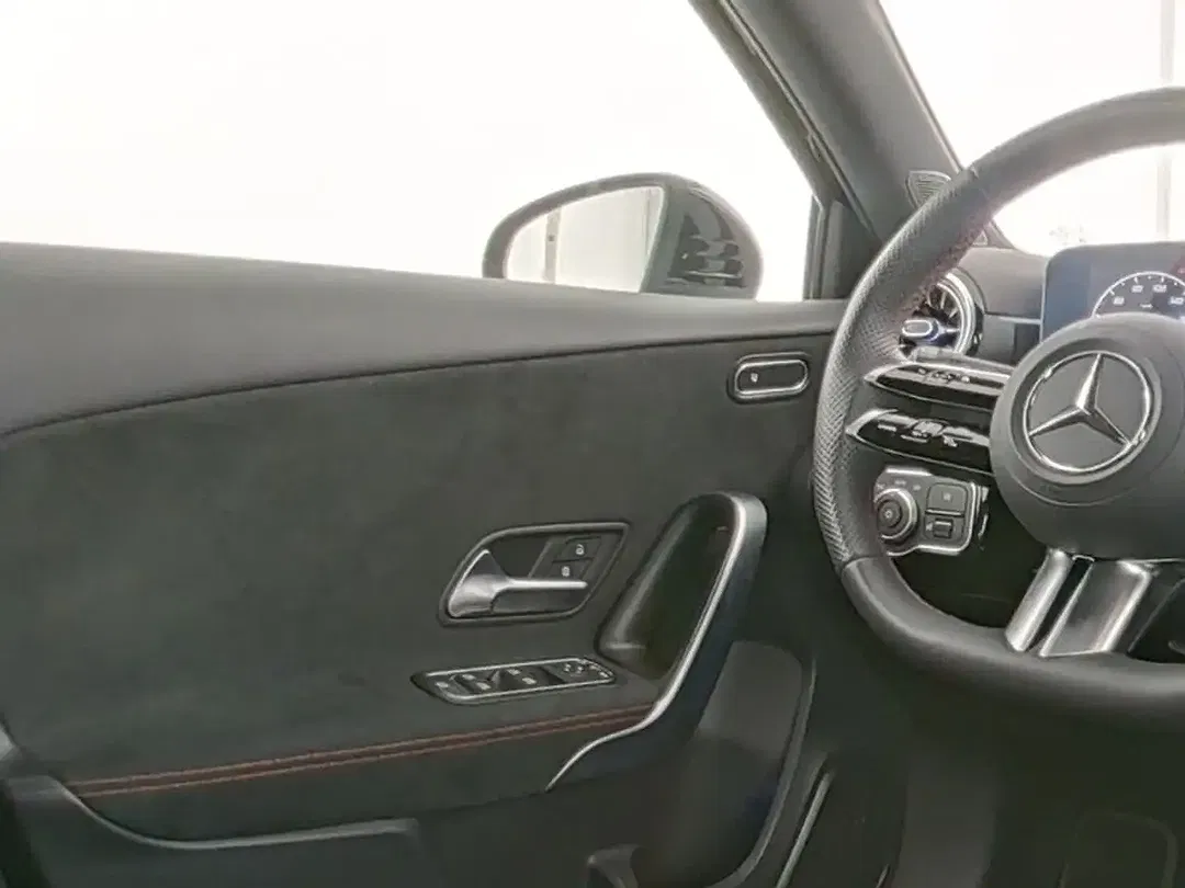 Mercedes-Benz A 180 AMG Line - Thumbnail 8