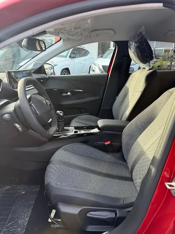 Peugeot 208 Allure - Thumbnail 9